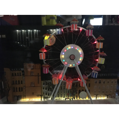 Selbstgebautes beleuchtetes Riesenrad als Kunstprojekt, inspiriert vom Riesenrad am Düsseldorfer Rheinufer zur Weihnachtszeit.